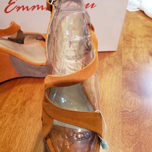 EMMA LOU Wedges. Suede. Sz.8 NWB - Picture 5 of 6